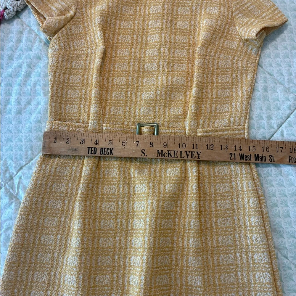 Vintage 1960s White & Mustard Plaid Mod Shift Dress w/ Faux Belt - Picture 7 of 9